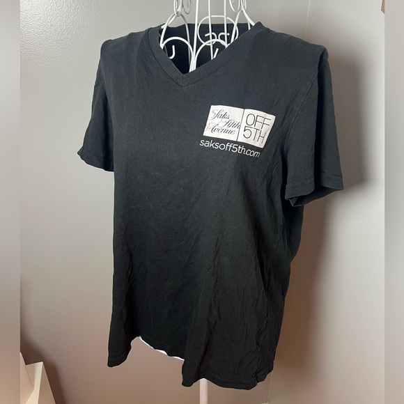 FREE WITH PURCHASE! Saks Fifth Avenue Graphic Black V Neck Cotton T-shirt Size M - Picture 1 of 3